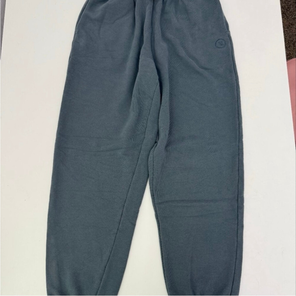 Vuori Women’s Performance Sweatpants Small | Forest Green Joggers, Elastic Waist - Picture 2 of 6